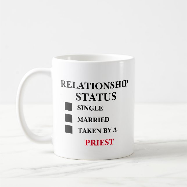 Caneca De Café Priest de Status de Relacionamento (Esquerda)