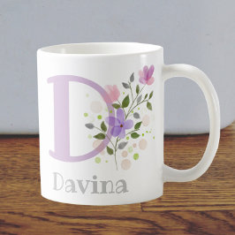Caneca De Café Primeira Inicial Mais Nome Davina com Flores