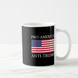 Caneca De Café Pró-América Anti-Trump - Bandeira Americana dos EU