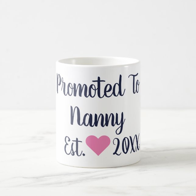 Caneca De Café Promoted To Nanny Navy & Pink Mug (Centro)