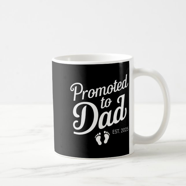 Caneca De Café Promovido a Papai Est 2025 Engraçado Breve Papai _ (Direita)
