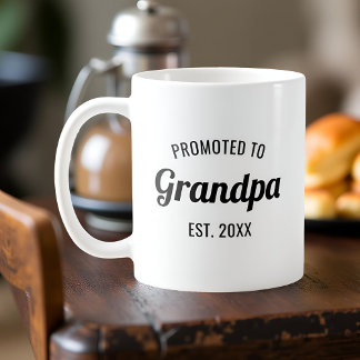 Caneca De Café Promovido ao vovô Est. 2025 Personalizado
