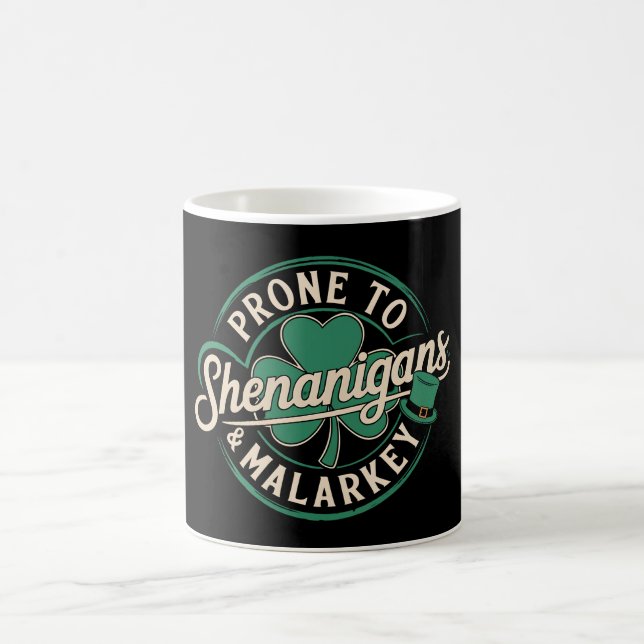 Caneca De Café Propenso a Travessuras e Bobagens Dia de São Patrí (Centro)