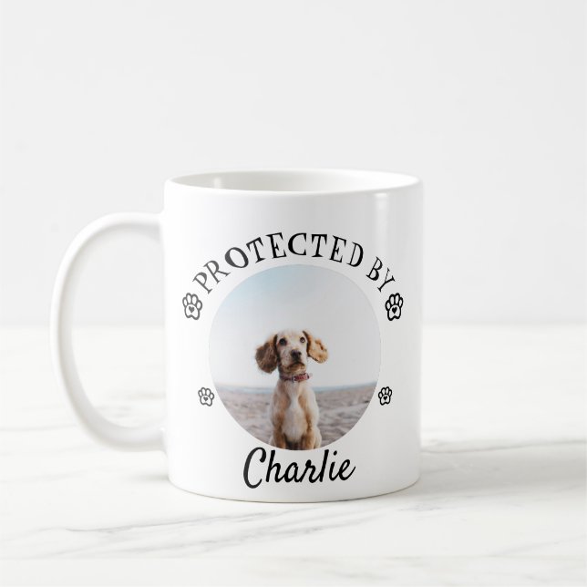 Caneca De Café Protected By Dog Photo Paw Print Design (Esquerda)