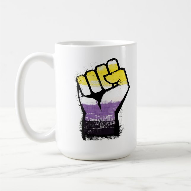Caneca De Café Punho de Orgulho Não Binário de Protesto (Esquerda)