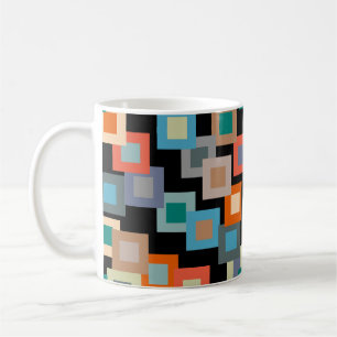 Caneca De Café Quadrados claros na mugeira escura de café
