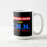 Caneca De Café Quebrando Notícias: Eu sou Curioso Vizinho do Nosy<br><div class="desc">Quebrando Notícias: Eu sou Curioso Vizinho do Nosy (N.C.) Mug Esta é uma caneca parodia para todos. Sabemos que há uma rede por cabo que usa o termo "notícias de última hora" e sabemos que há um vizinho ou alguém que conhecemos que gosta de pegar o furo/prato daqueles que vivem...</div>