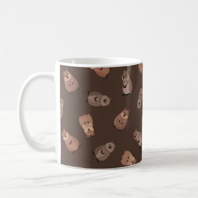 Caneca De Café Quokkas Ilustrados em Marrom Escuro (Esquerda)
