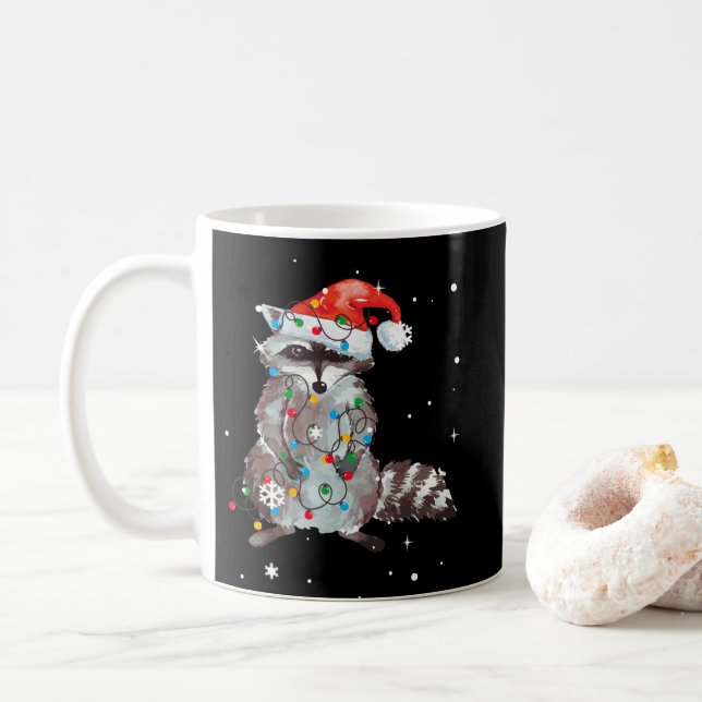 Caneca De Café Raccoon Christmas Tree Lights Pajama Racoon Lover (Com Donut)