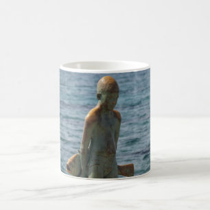 Caneca De Café Rapaz e sua estátua de Peixe Paphos, seafronta