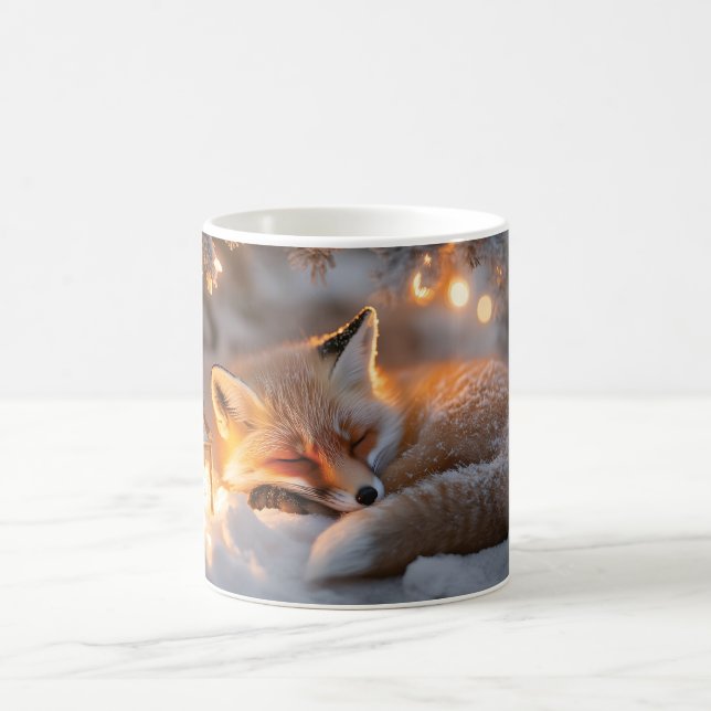 Caneca De Café Raposa Dormindo Sob Ramificações De Neve (Centro)