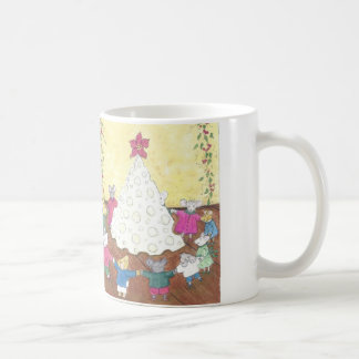 Caneca De Café Ratos em torno de uma Árvore de Natal de Queijo