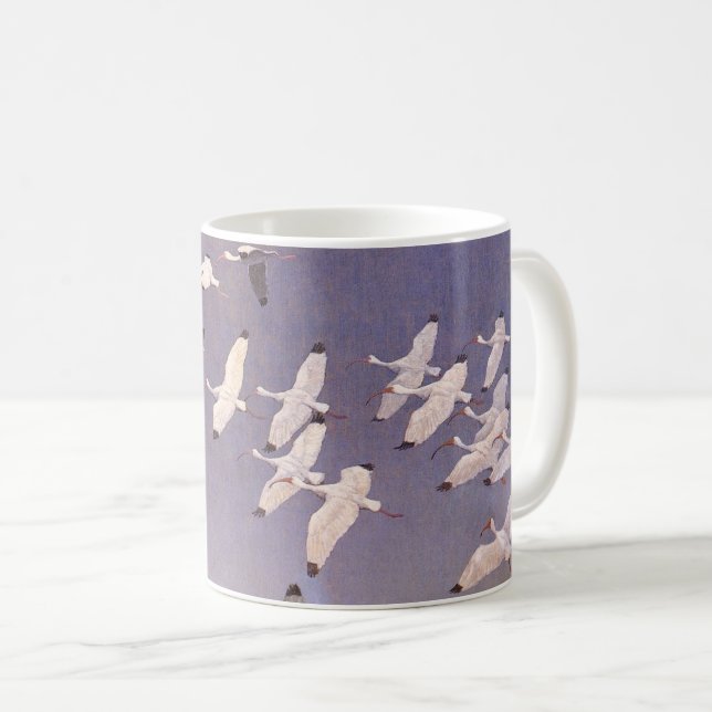 Caneca De Café Rebanho de Íbis Voando Sobre Áreas Úmidas, Aves An (Frente Esquerda)