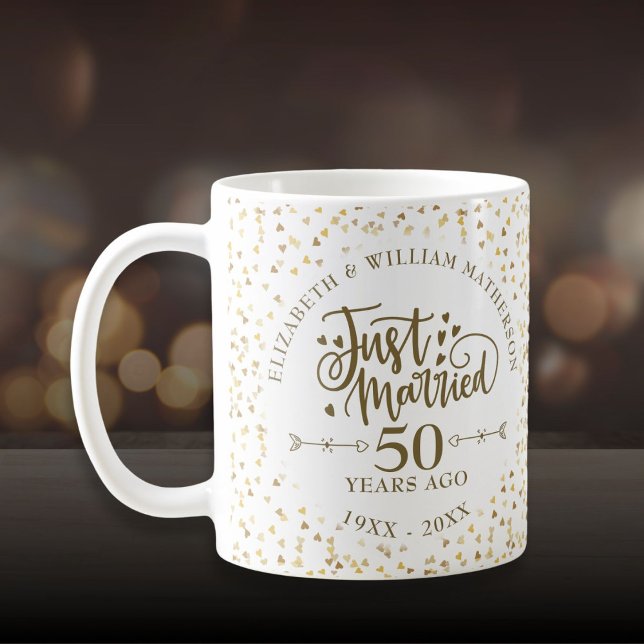 Caneca De Café Recem casados 50º Aniversário Dourado Corações (Just Married 50th Wedding Anniversary Gold Hearts Coffee Mug)