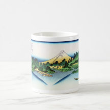 Reflexão no lago Misaka da província de Kai