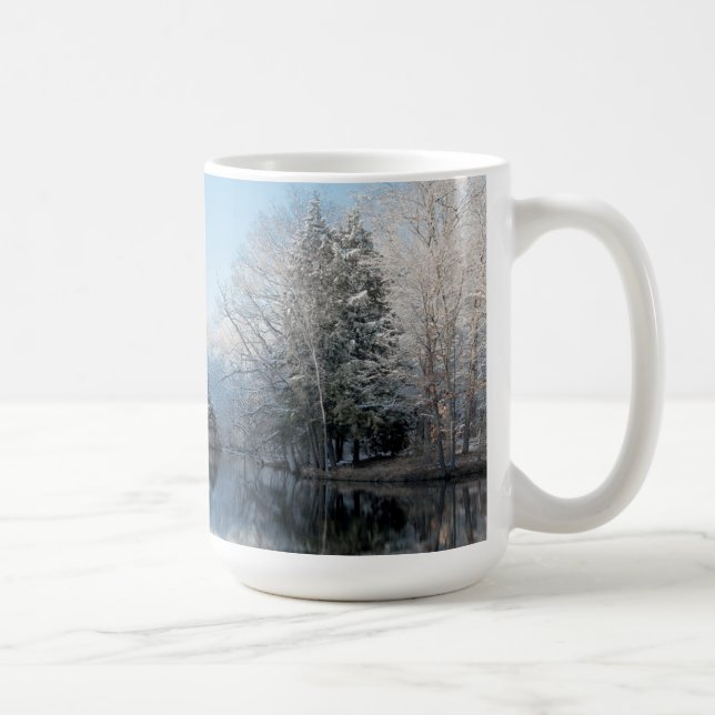 Caneca De Café Reflexões do Lago das Árvores Snowy Winter (Direita)