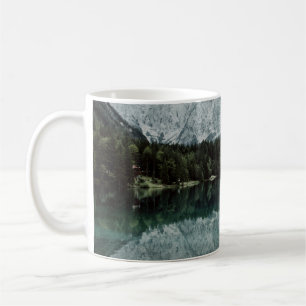CANECA DE CAFÉ REFLEXÕES SOBRE ÁRVORES NO LAGO