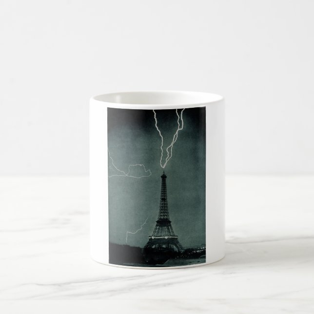 Caneca De Café Relâmpago em choque com a Torre Eiffel (Centro)