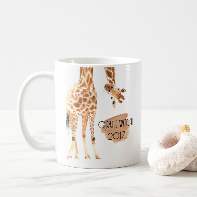 Caneca De Café Relógio 2017 do girafa - olhando para fora a (Com Donut)