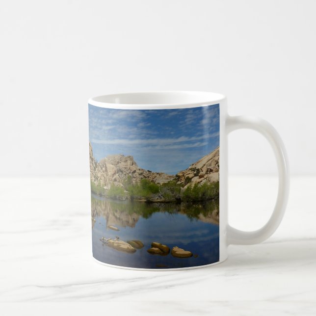 Caneca De Café Represa Barker Reflexão em Joshua Tree I (Direita)