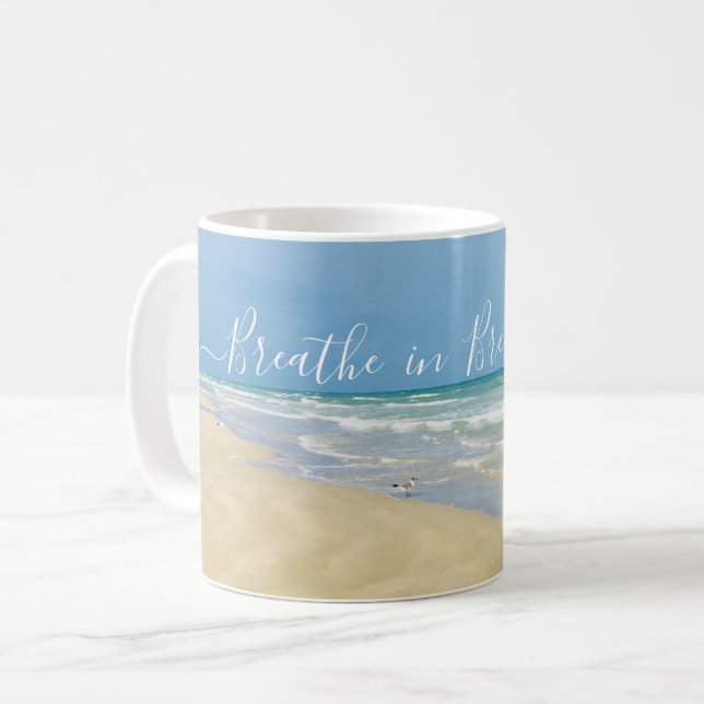 Caneca De Café Respire em Breathe Out Beauful Beach Yoga (Frente Esquerda)