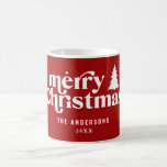 Caneca De Café retro Feliz Natal feriado<br><div class="desc">retro font merry Natal design. Com texto desenhado à mão moderno e árvores.</div>