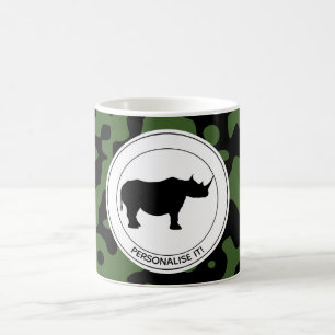 Caneca De Café Rhino em fundo camuflado