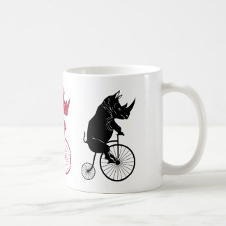 Caneca De Café Rinoceronte que monta uma bicicleta velha da forma