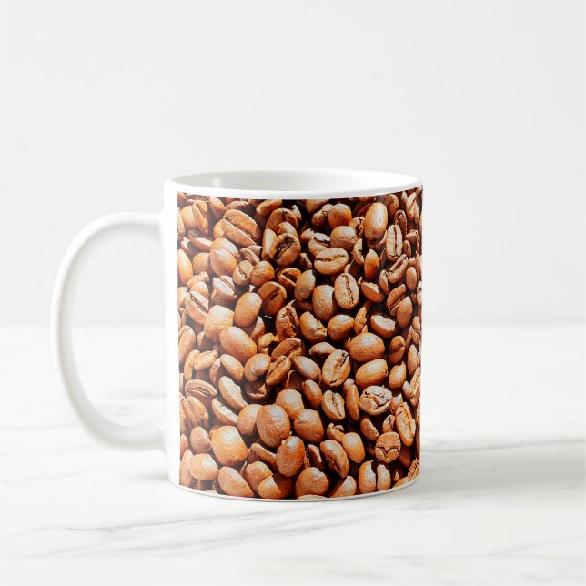 Caneca De Café roasted aromatic coffee beans in sunlight, coffee  (Esquerda)