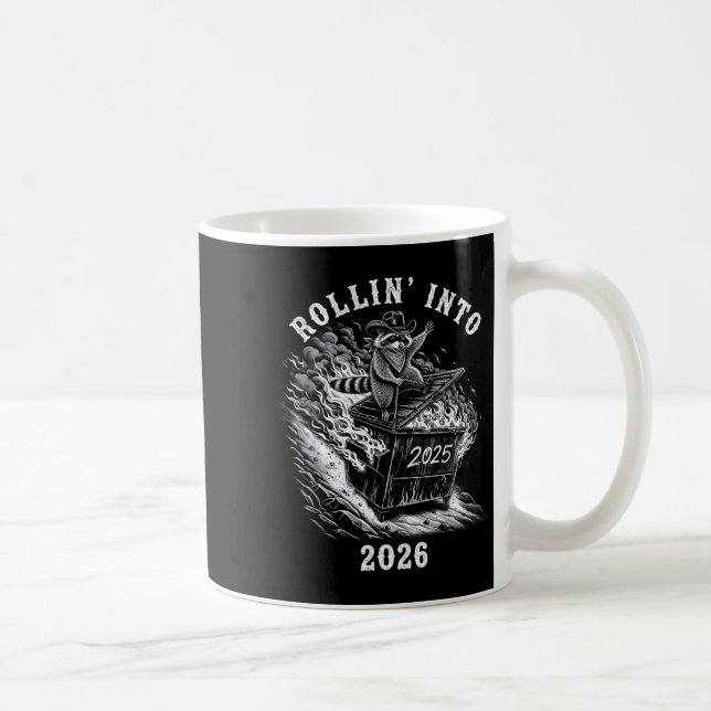 Caneca De Café Rollin' Into 2026 Funny Cowboy Raccoon Happy New Y (Direita)
