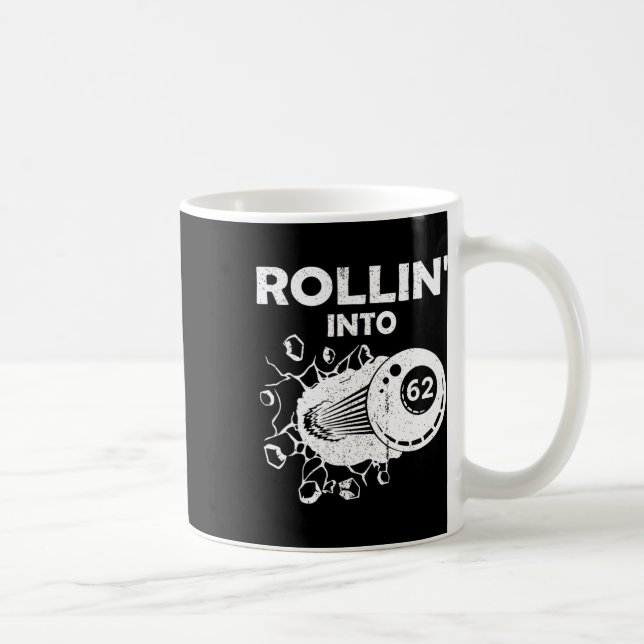 Caneca De Café Rollin para 62 Bilhar 62º Aniversário (Direita)