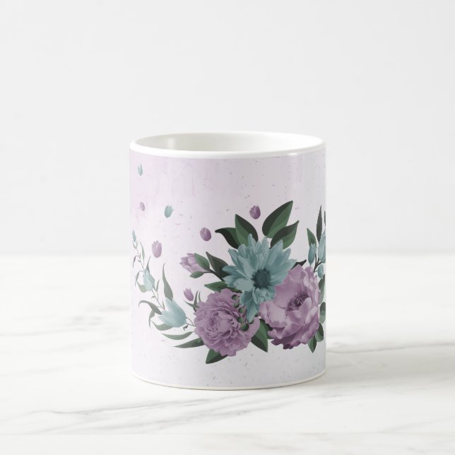 Caneca De Café romântico roxo e azul floral (Centro)
