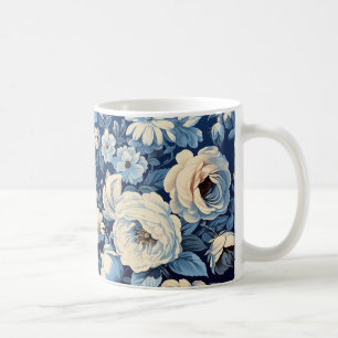 Caneca De Café Rosas Brancas no Fundo Azul Indigo
