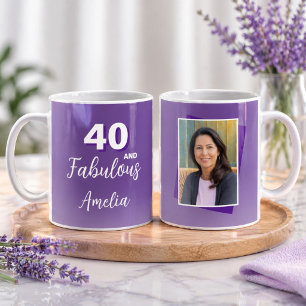 Caneca De Café Roxo 40 e Fabuloso Aniversário de 40 anos Foto