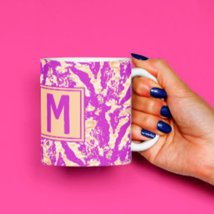 Caneca De Café Russo Dourado no Monograma Personalizado de Chic M