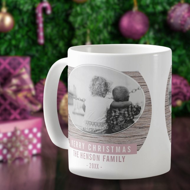 Caneca De Café Rustic Wood Pink Felry Christmas Family Photo (Criador carregado)
