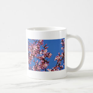 Caneca De Café Sakura Cherry Blossoms tocando azul