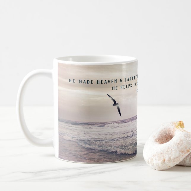 Caneca De Café Salmo 146:6 Ondas da Praia e Fotografia de Gaivota (Com Donut)
