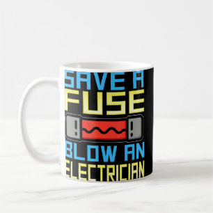Caneca De Café Salve Um Fusível Explode Um Eletrônico