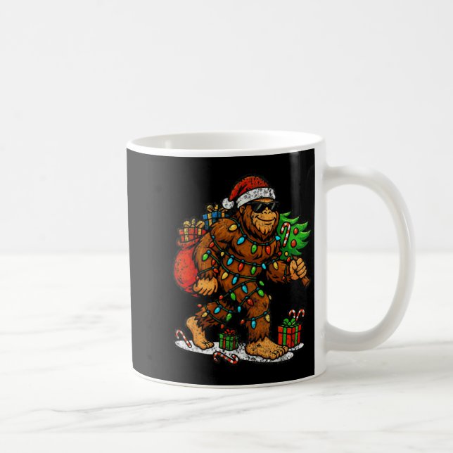 Caneca De Café Santa Bigfoot Christmas Tree Xmas Lights Funny Sas (Direita)