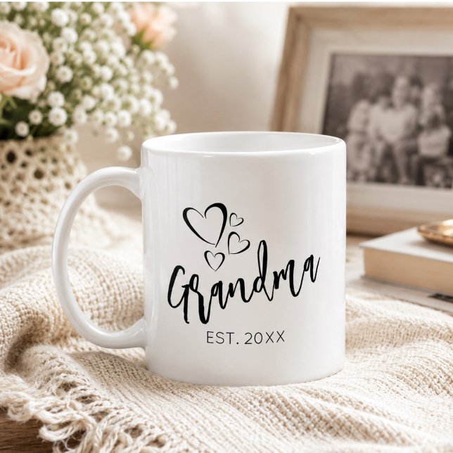 Caneca De Café Script Escrito À Mão Ano Da Vovó Estabelecido (Hand Sketched Script Grandma Year Established Coffee Mug)