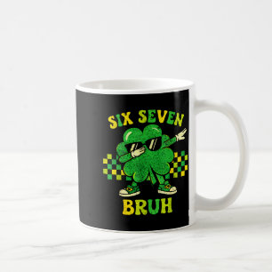 Caneca De Café Seis sete 67 meme dia de São Patrício 6 7 adolesce