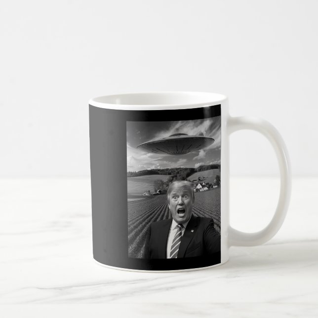 Caneca De Café Selfie de Trump com Alien Ufo Presentes Engraçados (Direita)