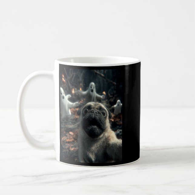 Caneca De Café Selfie Engraçado de Pug com Fantasmas na Floresta  (Esquerda)