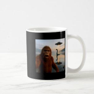 Caneca De Café Selfie Engraçado do Pé Grande Com o Monstro do Lag
