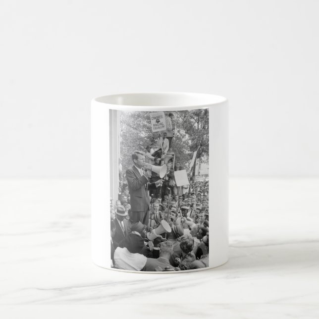 Caneca De Café Sen. Robert Kennedy Campaigning para Presidente do (Centro)