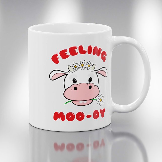 Caneca De Café Sensação de Moo-dy | Cama de Vaca de Cartoon (Criador carregado)