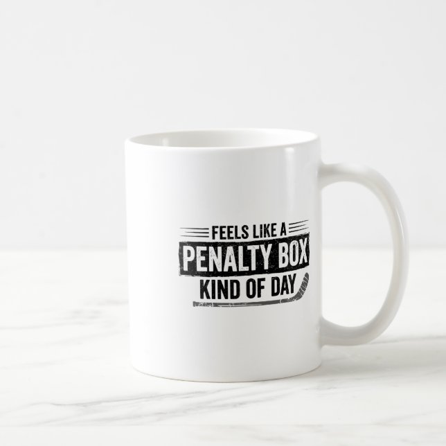 Caneca De Café Sente como um dia de caixa de penalidade engraçado (Direita)
