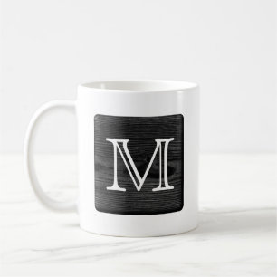 Caneca De Café Seu monograma da letra. Imagem da madeira preta