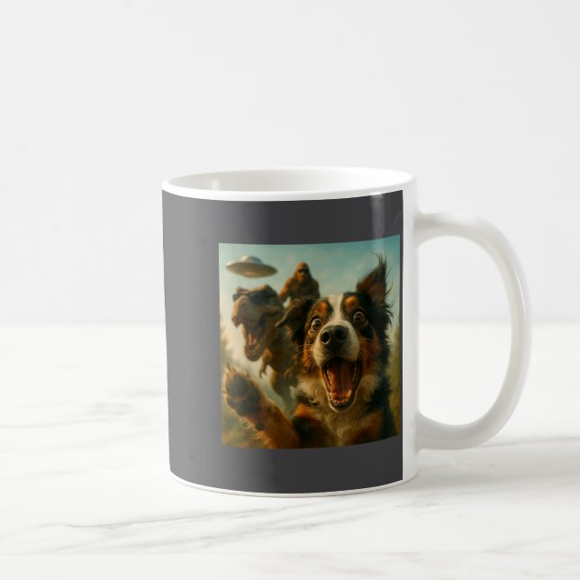 Caneca De Café Shocked Australian Shepherd Dog T-rex Bigfoot Ufo  (Direita)